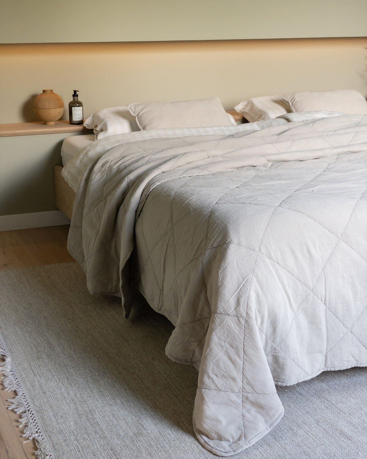 Gesteppte Tagesdecke Beige 260 × 280 cm
