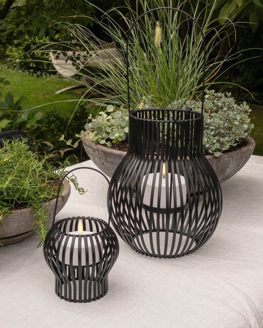 Große 2-in-1 Outdoor Laterne, schwarz