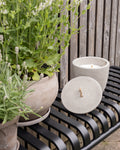Outdoorkerze im Topf mit Deckel