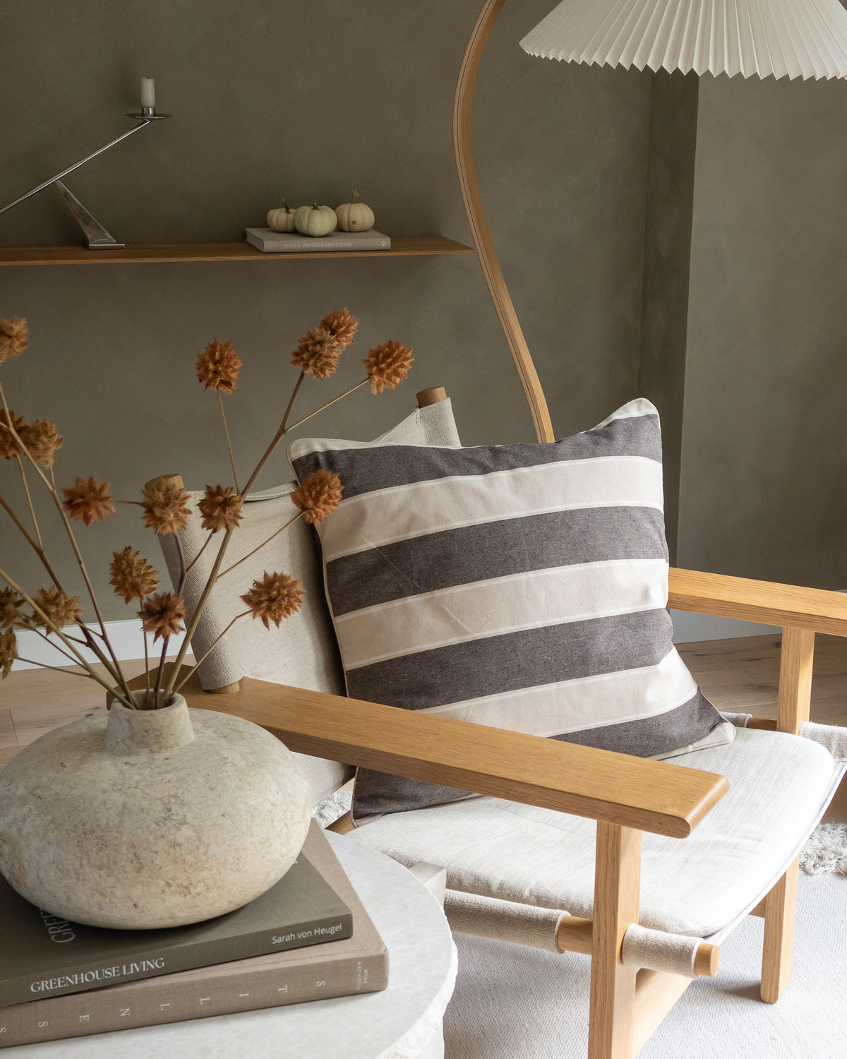 Tine K Home Kissen breit gestreift, Mocca 50 × 50 cm