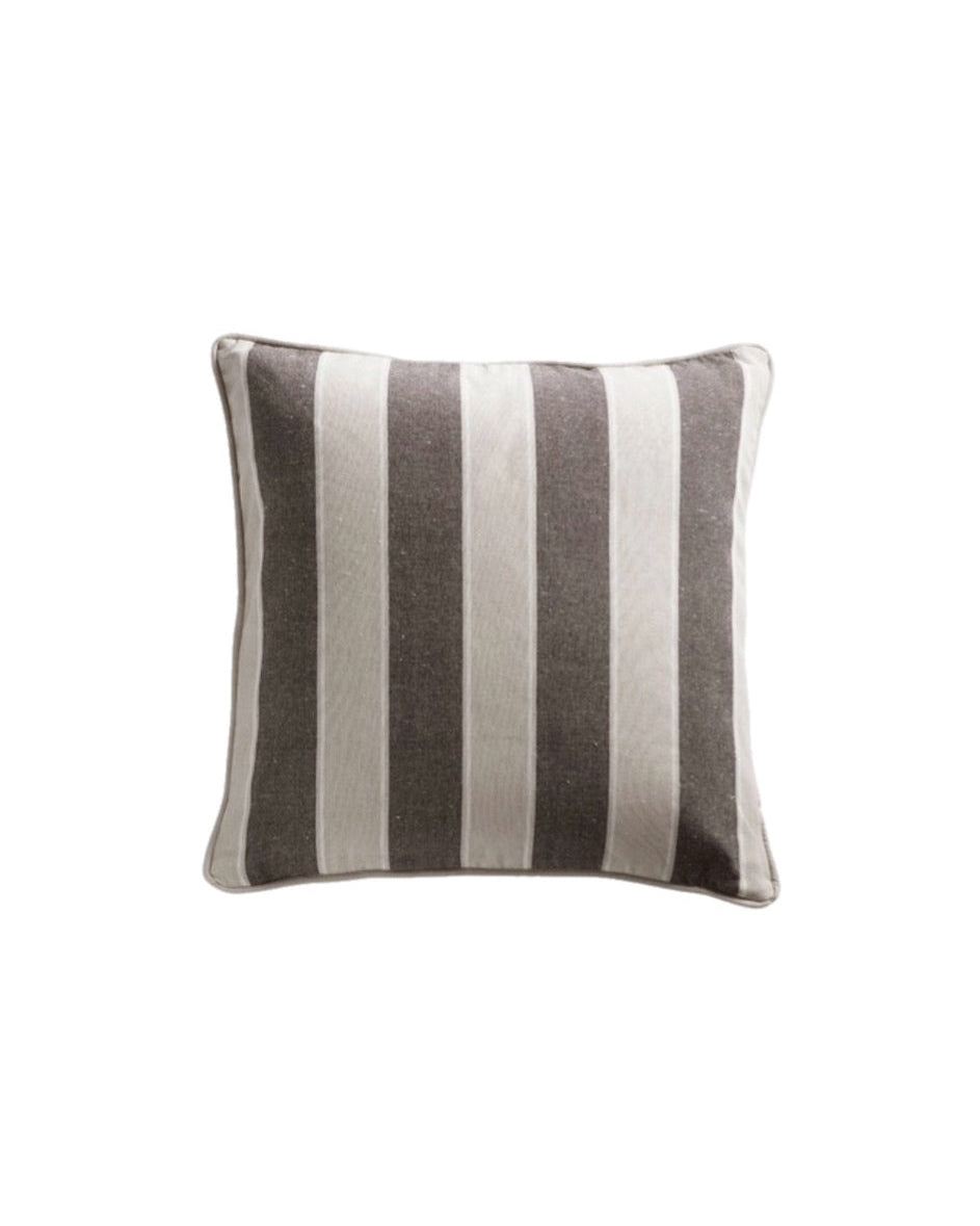 Tine K Home Kissen breit gestreift, Mocca 50 × 50 cm