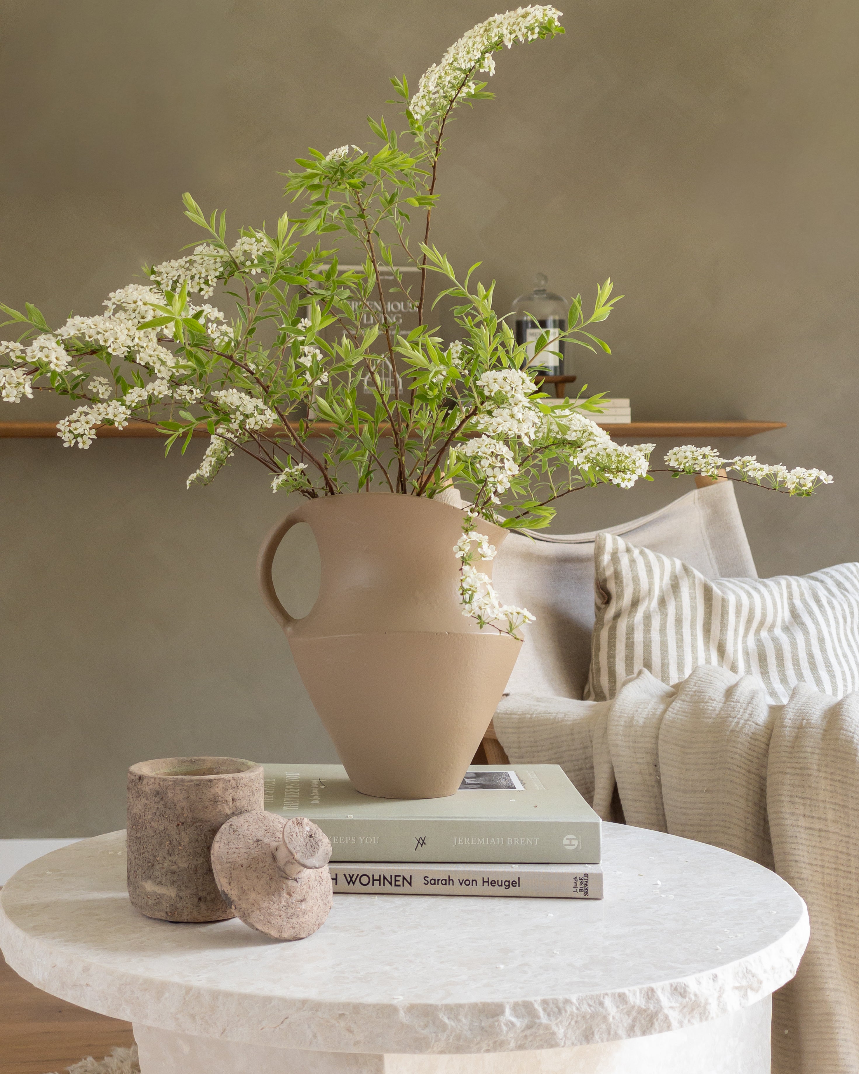 Metallvase beige Krug „Almora“