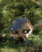 Futterhaus aus Eichenholz „Bo“