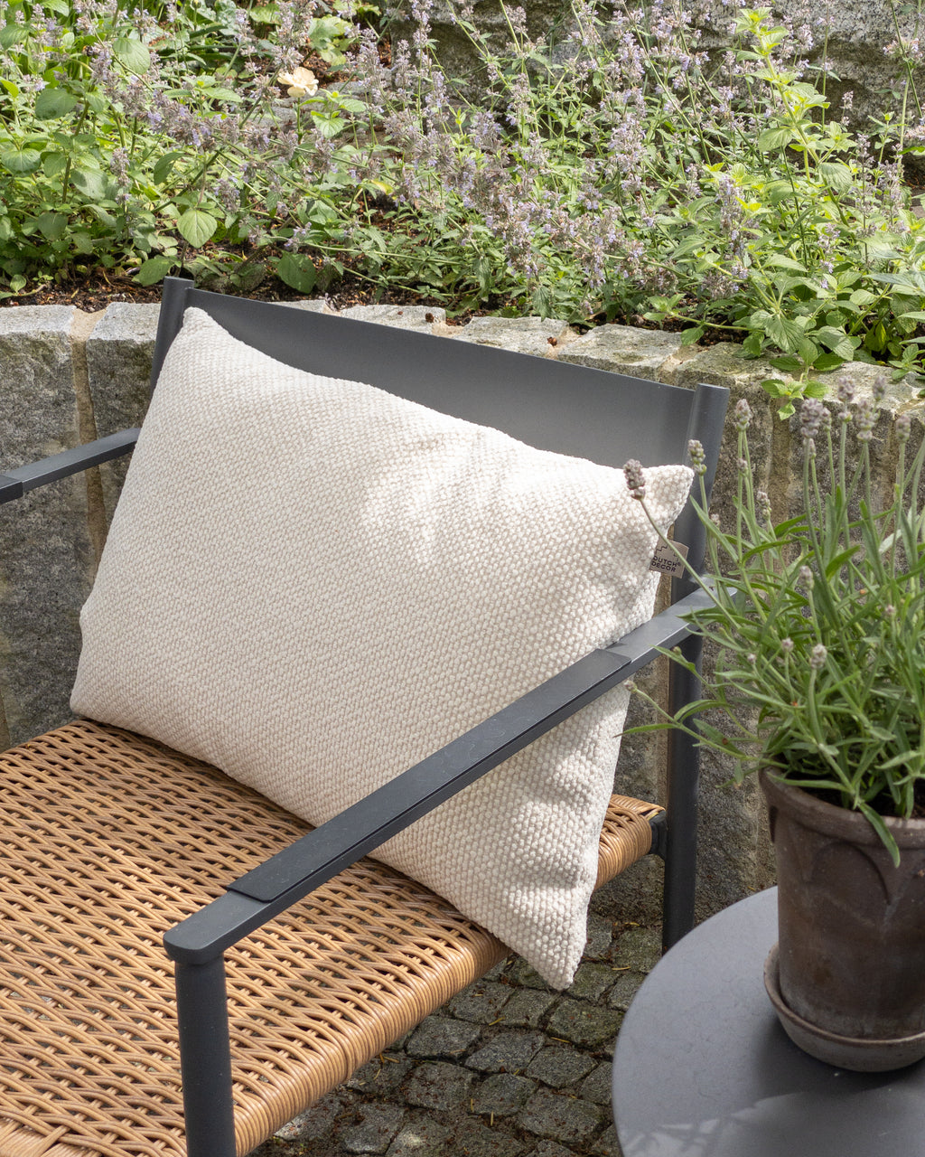 Outdoorkissen mit Füllung 40 x 60 cm in Naturweiß