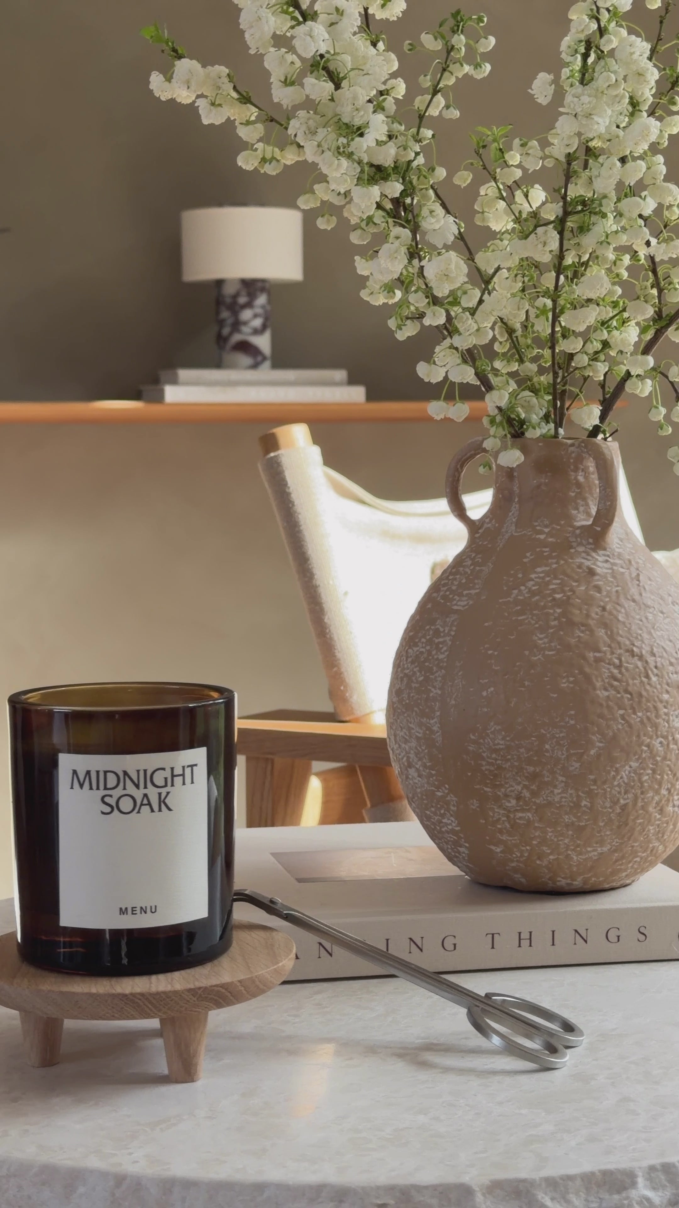 Amphore Vase in Beige aus Metall „Mira“