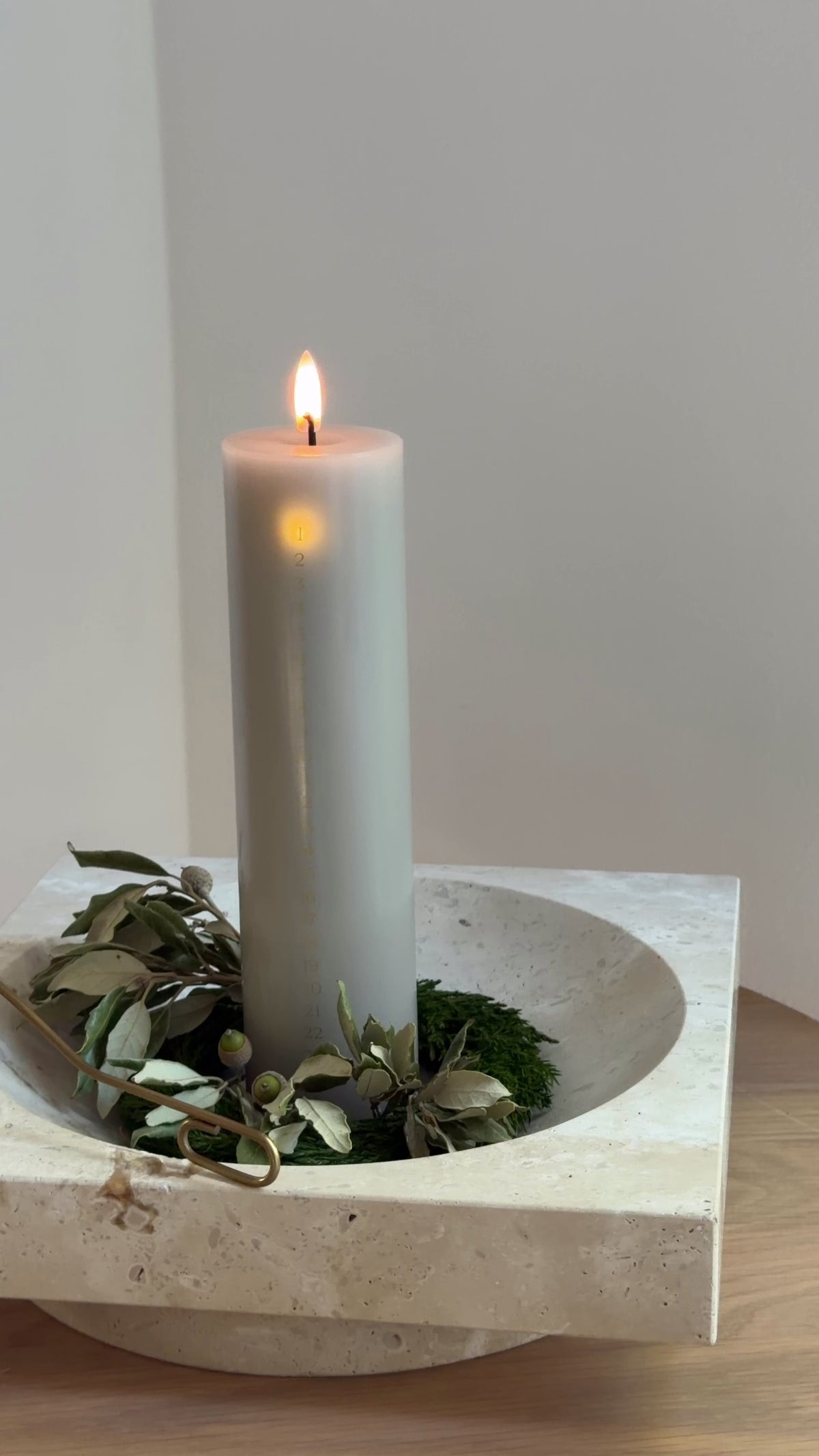 Ester & Erik LED-Kalenderkerze No. 22 Linen Grey inkl. Fernbedienung