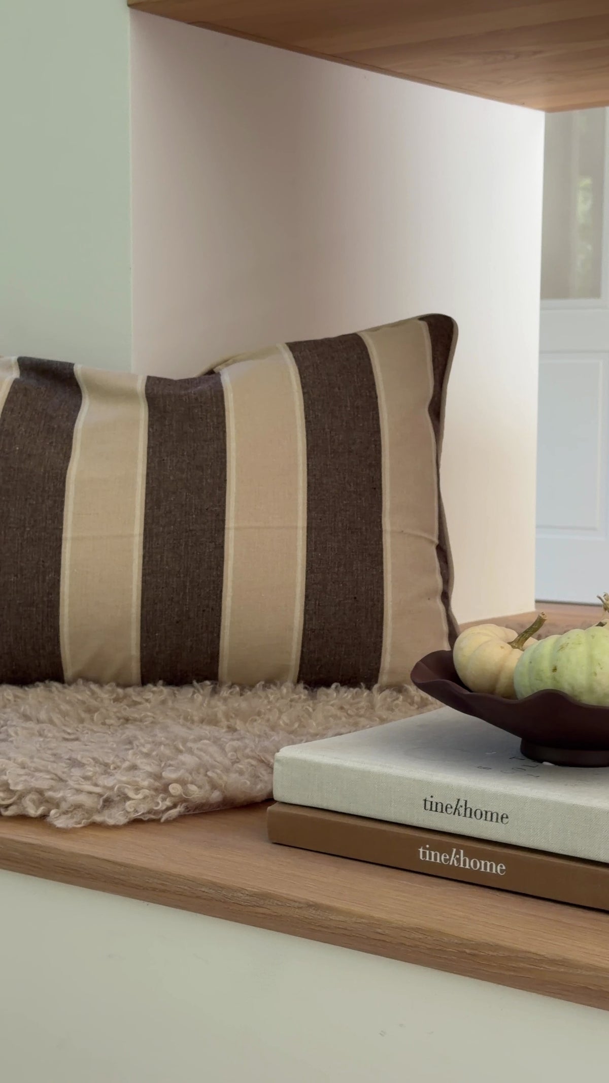 Tine K Home Kissen Mocca breit gestreift 40 × 60 cm