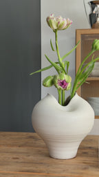 Kleine weiße Vase „Suna“