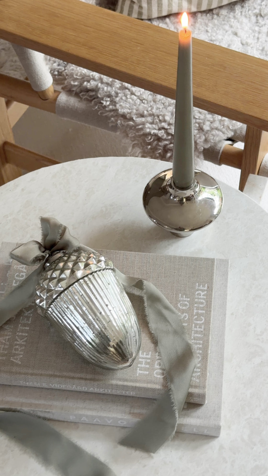 Weihnachtsanhänger Eichel aus Glas in Silber